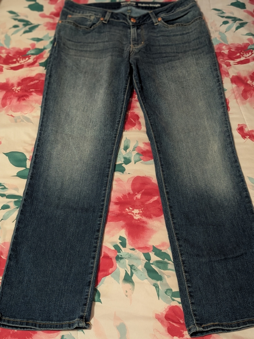 Signature by Levi Strauss Women's Modern Straight Jeans - Medium Blue